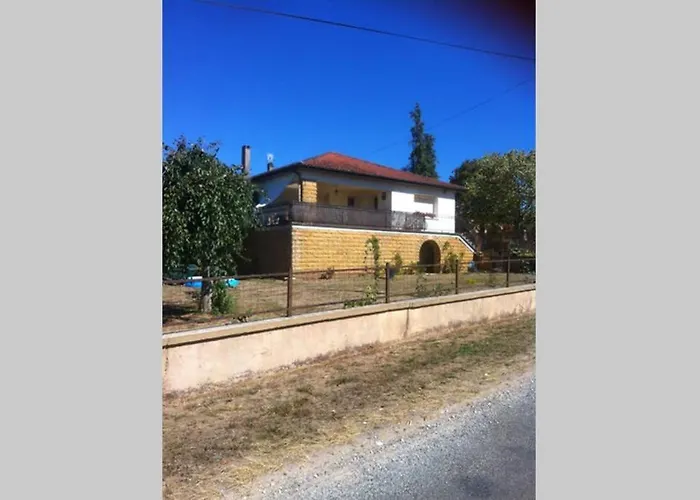 Dom wakacyjny Hippo-gite Biron (Dordogne)