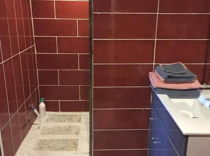 Hippo-gite * Biron (Dordogne)